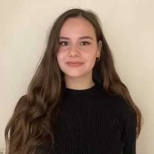 Nina, babysitter à Le Mans