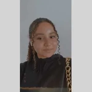 Anissa, babysitter à Les Ulis