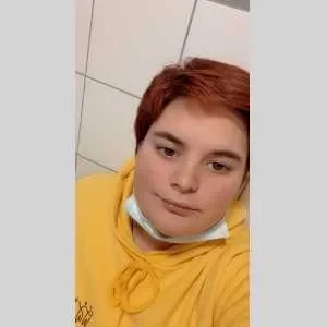 Yàhel, babysitter à Lanester