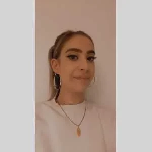 Lara , babysitter à Metz