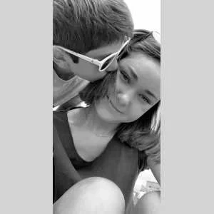 Lou, babysitter à Pont l Abbe