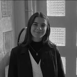 Romane, babysitter à Queven