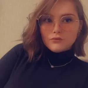 Hélène , babysitter à Harly