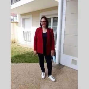 Maude, babysitter à Nandy