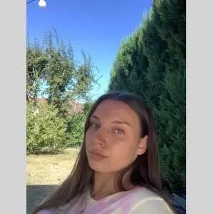 Léna, babysitter à Claye Souilly