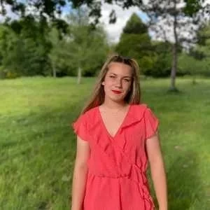 Samantha, babysitter à La Roche sur Yon