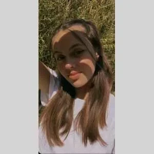 Tess, babysitter à Saint Cyr sur Mer