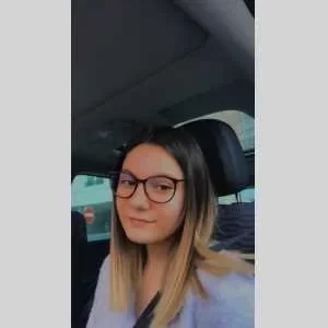 Océane , babysitter à Saint Maixent l Ecole