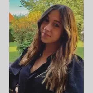 Elena , babysitter à Pau