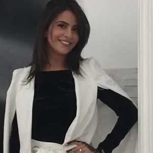 Inès , babysitter à Paris