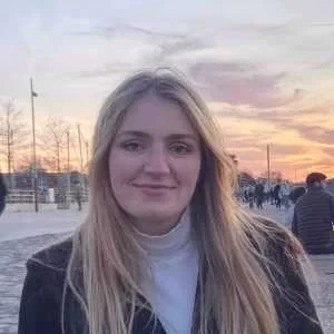 Emma, babysitter à Quincay