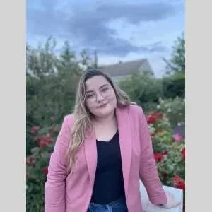 Charlene , babysitter à Longpont sur Orge