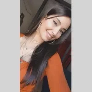 Charlotte , babysitter à Saint Medard d Aunis