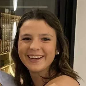 Thais , babysitter à Ustaritz