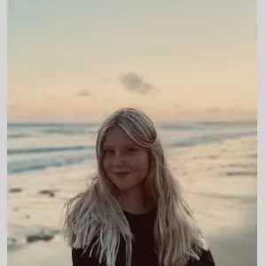 Salomé, babysitter à Perigny