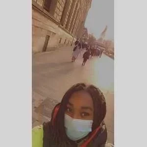 Noa, babysitter à Rouvres