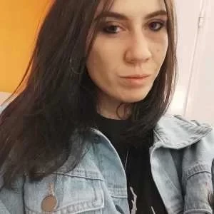 Samantha, babysitter à Sauveterre de Rouergue