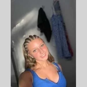 Juline, babysitter à Amfroipret