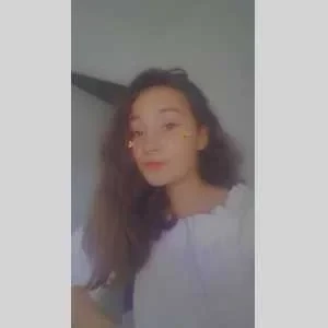 Meline, babysitter à Cires les Mello