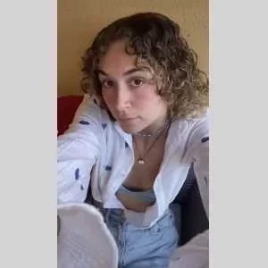 Jade, babysitter à Lizy