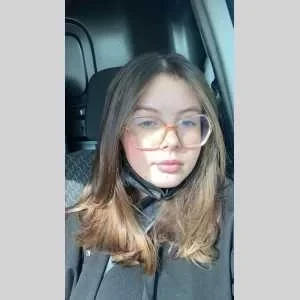 Ezia , babysitter à Chartrettes