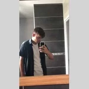 Alexis , babysitter à La Rochelle