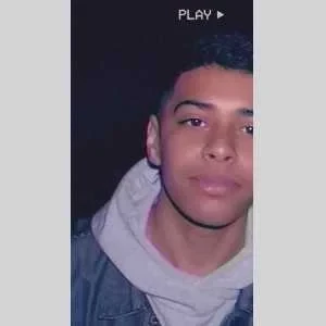 Akram, babysitter à Denain