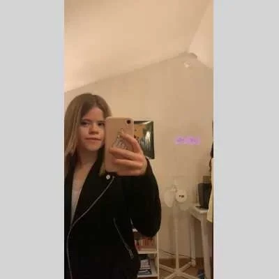 Cloé , babysitter à Le May sur Evre