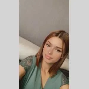 Opheline, babysitter à Elbeuf