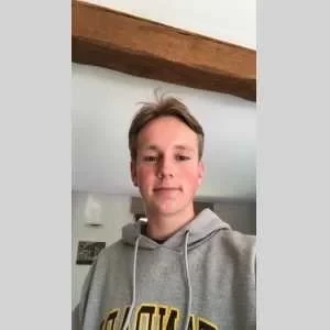 Alexandre , babysitter à Hyeres