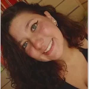 Laura, babysitter à Halluin