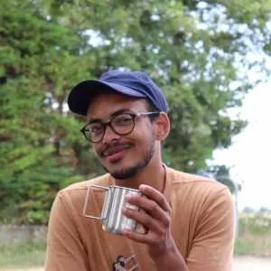 Eliam-aden, babysitter à Lyon