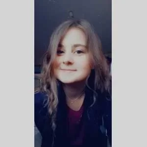 Lucie, babysitter à Villeneuve