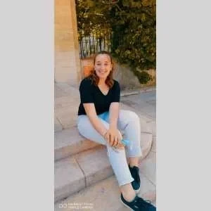 Elisa, babysitter à Hyeres