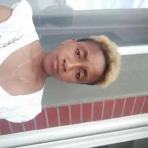 Lotus, babysitter à Orly