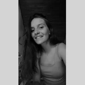 Agathe, babysitter à Thezan les Beziers