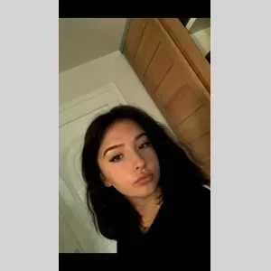 Eva, babysitter à Goussainville