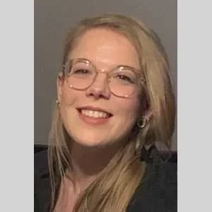 Manon, babysitter à Anzin