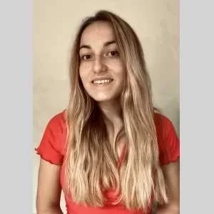 Justine , babysitter à Lormont