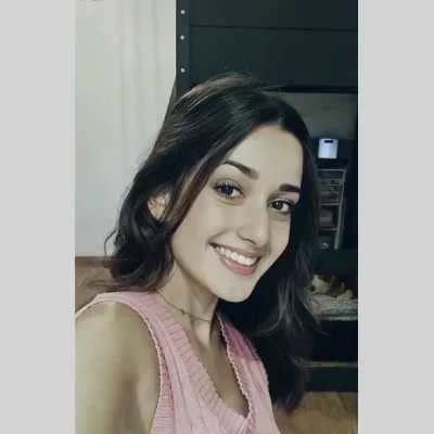 Inès, babysitter à Ormesson sur Marne