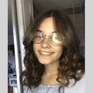 Léna , babysitter à La Meilleraie Tillay