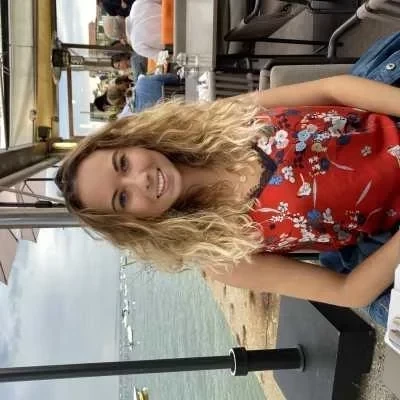 Manon, babysitter à Tours