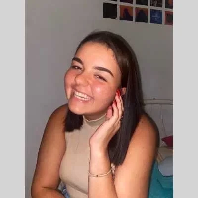 Orlane, babysitter à Neuville en Ferrain