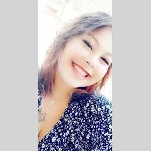 Andrea, babysitter à Saint Moreil