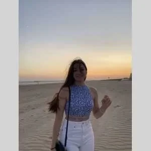 Romane, babysitter à Quenne