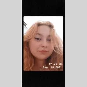 Chloé , babysitter à Hem