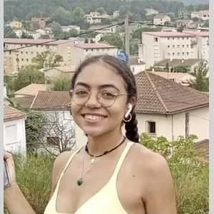 Vanina, babysitter à Paris