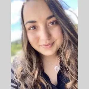 Nina, babysitter à Panazol