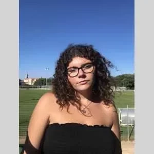 Inès , babysitter à Gonfaron