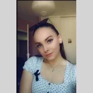 Célia, babysitter à Chirens